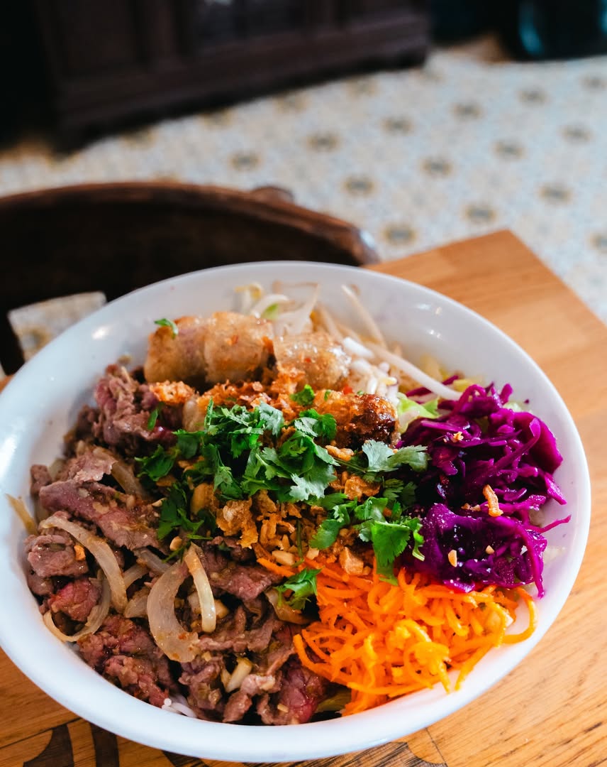 DAT VIET SAINTE CROIX -Repas-sur-place